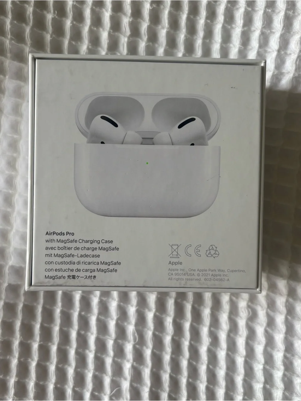 AirPods Pro (1st Gen) with MagSafe Charging Case